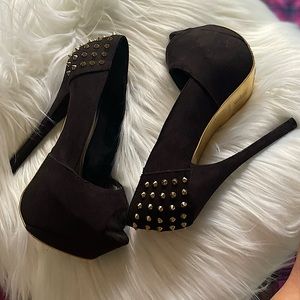 🖤Studded Stilettos👠